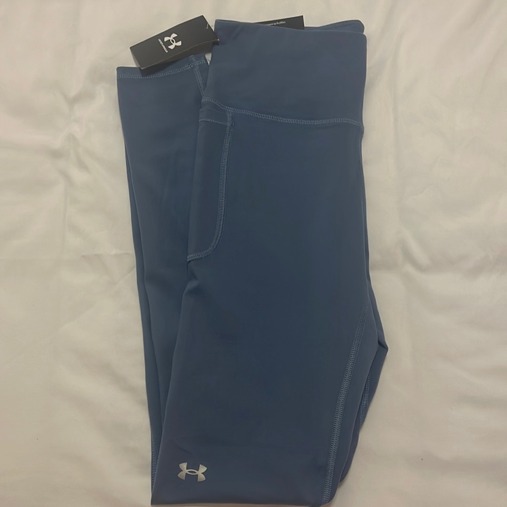NWT Periwinkle Blue underarmor Women’s Leggings